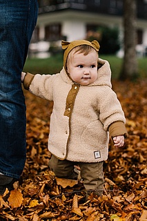So ist das Baby für den Herbstspaziergang am Mainufer optimal angezogen