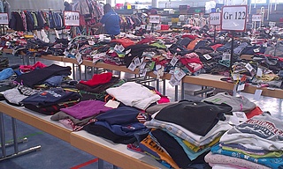 Exklusivmarken-Kindersachen-Basar für Frühjahr-Sommer