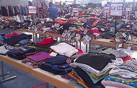 Exklusivmarken-Kindersachen-Basar für Frühjahr-Sommer