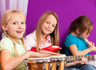 Kostenfreie Sommerferienprogramme des Frankfurter Kinderschutzbundes: Kulturelle Erlebnisse für Kinder