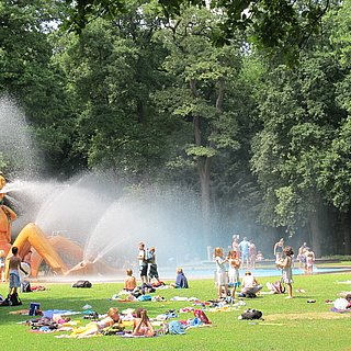 Wasserspielplätze eröffnen