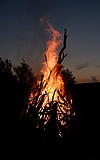 Jahreszeitenfeuer zur Sommer-Sonnenwende