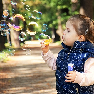 Kinder spielen immer weniger draußen