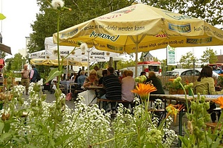 Mittwochswochenmarkt im Frankfurter Garten