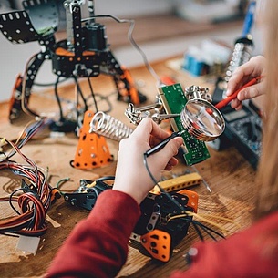 Robot School – Digitale Bildung für Kids & Teens