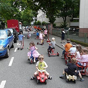 Heideplatz wird in der sonnigen Jahreshälfte zur Spielstraße