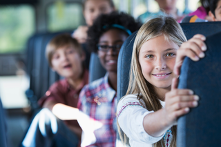 Wiesbaden stärkt die Verkehrssicherheit: Busschule macht Kinder fit für den Alltag