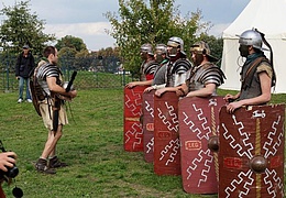 Sonntagsrömer – Vier Soldaten der Vindelikerkohorte und ein römischer Reiter