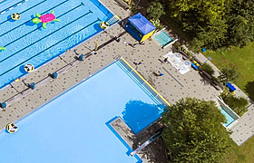 Sommer-Pool-Party