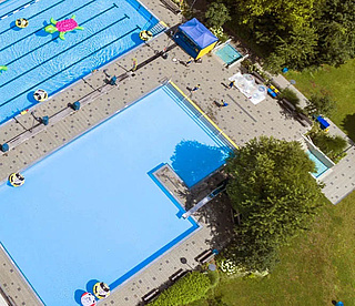 Sommer-Pool-Party