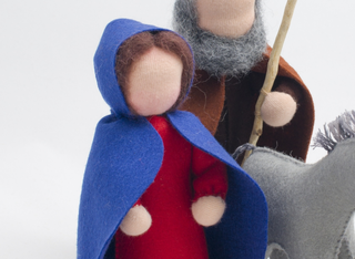 Kleine Puppen nach Waldorf-Art