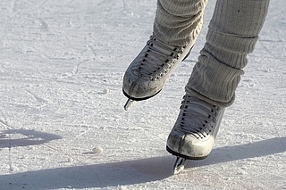 Eislaufen auf der Henkell-Eisbahn