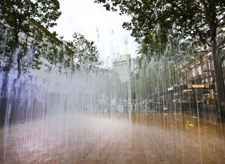 Playfountain in Offenbach: Wasserspass auf dem Aliceplatz sorgt für Abkühlung