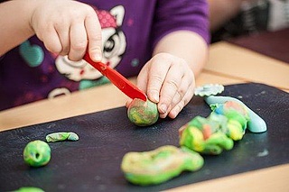 Städel Atelier zu Hause: Wachs gießen