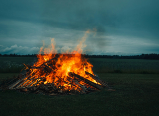 Hofmann - großes Osterfeuer