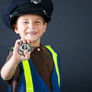 Frankfurt: Die „Kinder Cops“ bringen Grundschülern die Polizeiarbeit näher