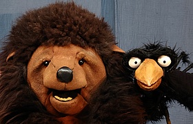Krähe und Bär
