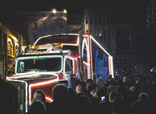 Coca‑Cola Weihnachtstruck-Tour in Wiesbaden