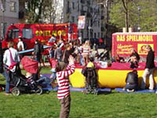 Mittwochs Spielstraße "Heideplatz" im Frankfurter Nordend