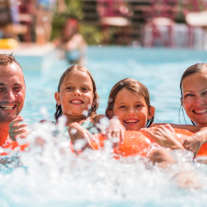 Kostenloser Wasserspaß für Kinder: Frankfurter Schwimmbäder laden U15-Jährige ein