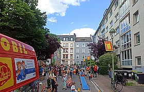 Mittwochs Spielstrasse "Heideplatz" im Frankfurter Nordend