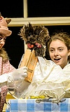 Theater: Katze mit Hut