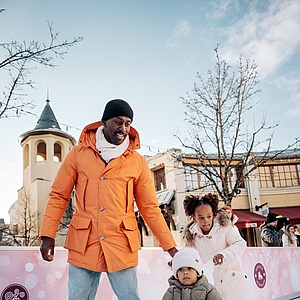 Shopping und Eislaufen in Wertheim Village