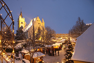 Ingelheimer Weihnachtsmarkt an der Burgkirche