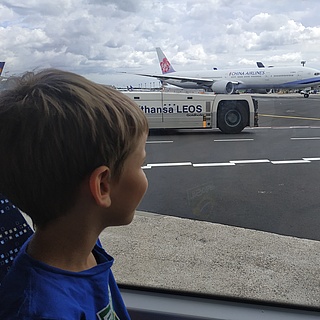 Mit Kindern den Frankfurter Flughafen erleben