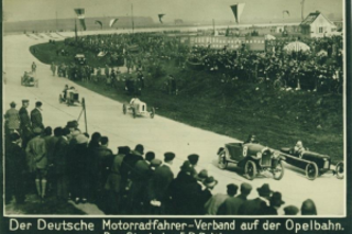 Kultur im Sommer: 100 Jahre Opel-Rennbahn 1919-2019