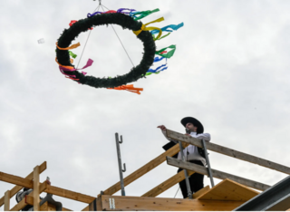 Wiesbaden: Richtfest für neuen Sportpark gefeiert