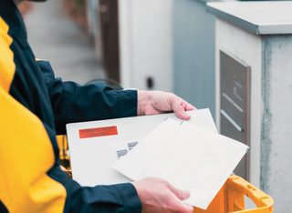 Mit dem Briefträger durch die Usinger Bahnhofstraße