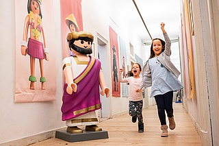 PLAYMOBIL-Weltreise in Kloster Eberbach